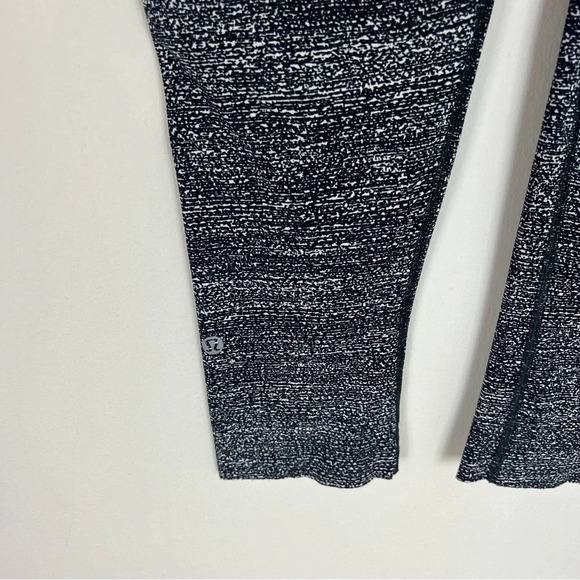 Lululemon Fast & Free Crop II (Nulux 19") Salt Alpine White Black Size 4 B1 - Picture 6 of 7